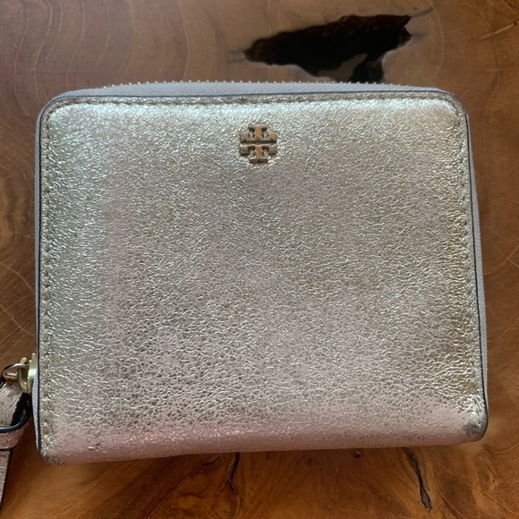 Tory Burch Metallic Wallet - Picture 6 of 7